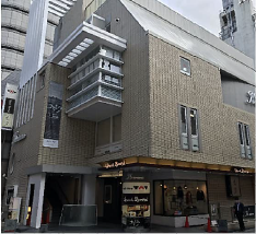 新宿駅徒歩3分　若者多く昼夜問わず往来絶えないエリア！